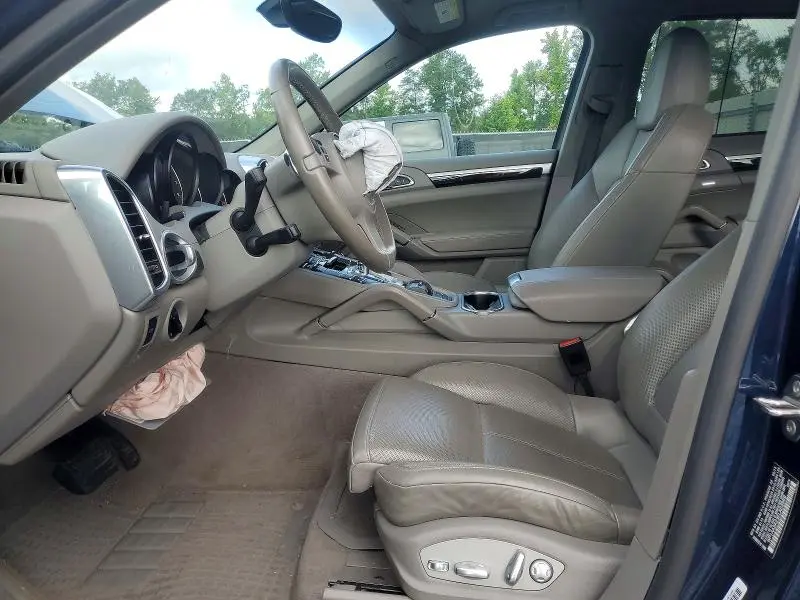 2014 PORSCHE CAYENNE   