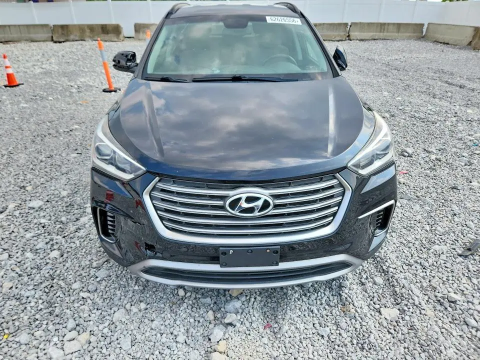 2017 HYUNDAI SANTA FE SE  