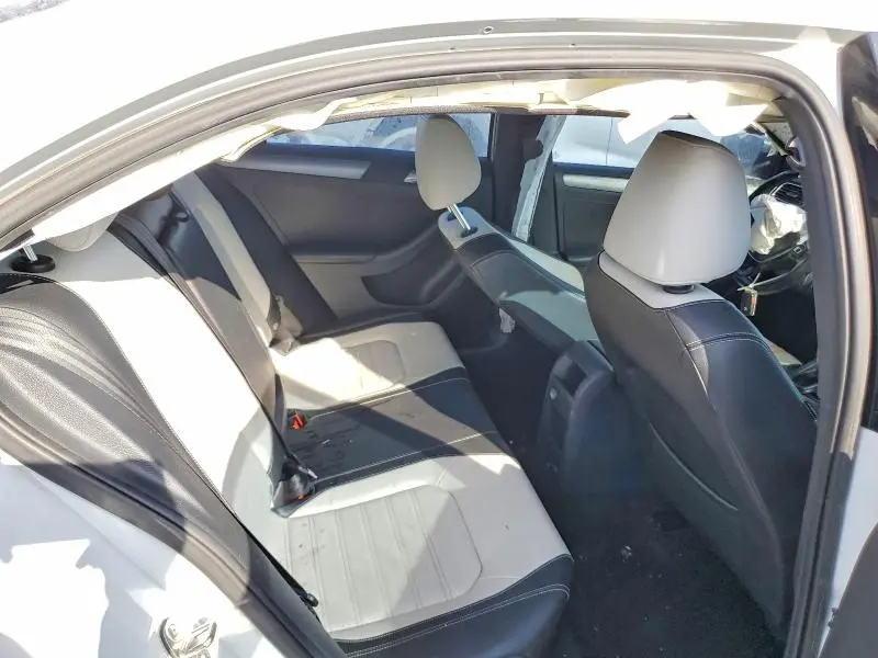 2016 VOLKSWAGEN JETTA SPORT  