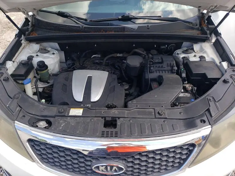 2011 KIA SORENTO LX  