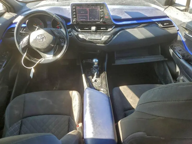 2020 TOYOTA C-HR XLE  