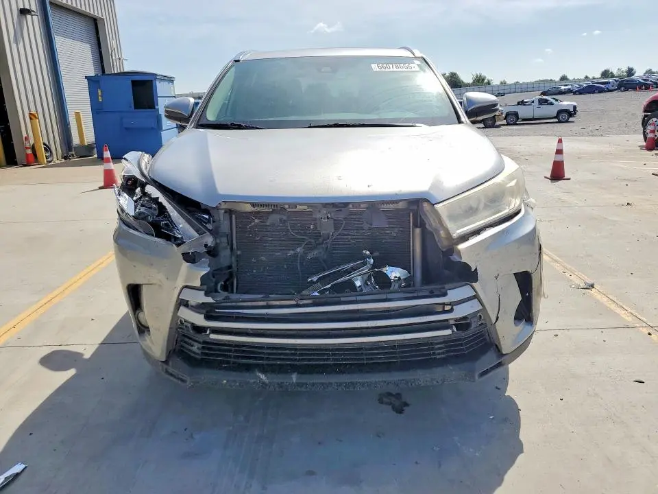 2018 TOYOTA HIGHLANDER XLE  