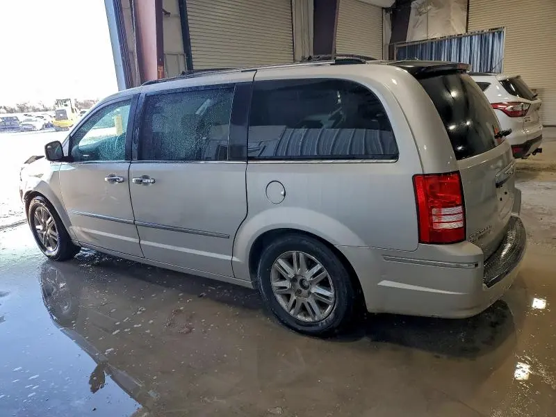 2010 CHRYSLER TOWN & COUNTRY LIMITED  