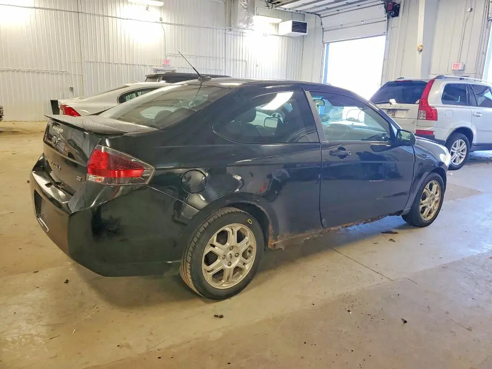 2010 FORD FOCUS SE  