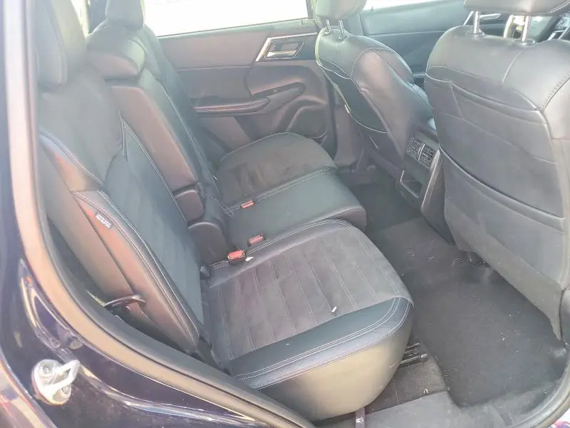 2022 MITSUBISHI OUTLANDER SE  