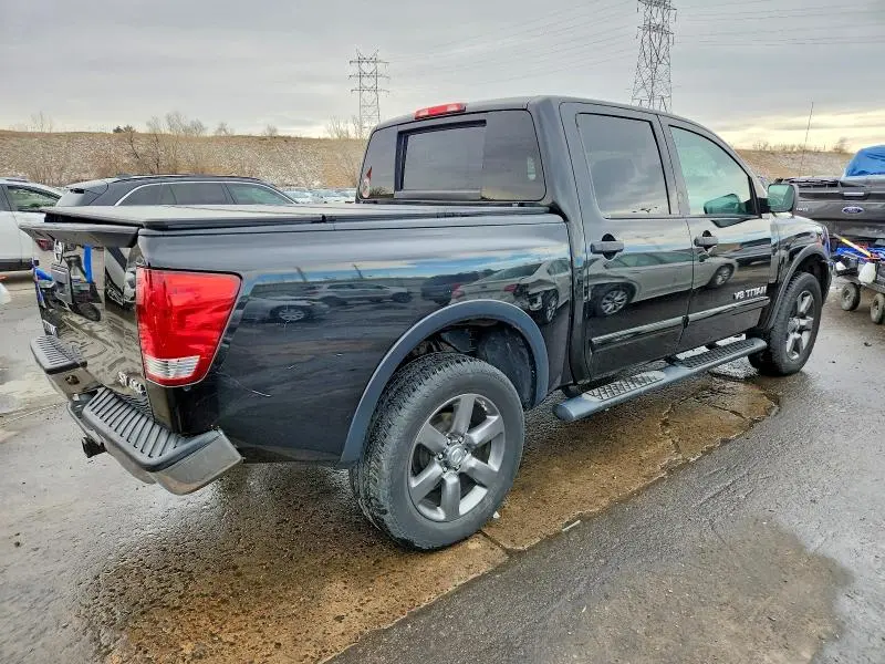 2015 NISSAN TITAN SV  