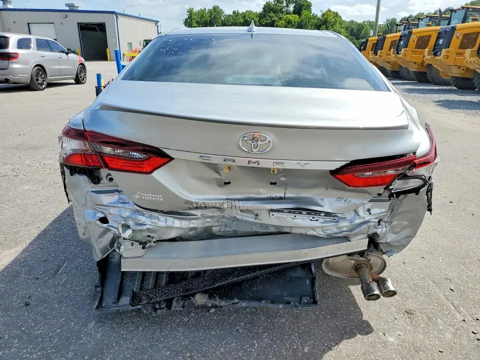 2021 TOYOTA CAMRY SE  