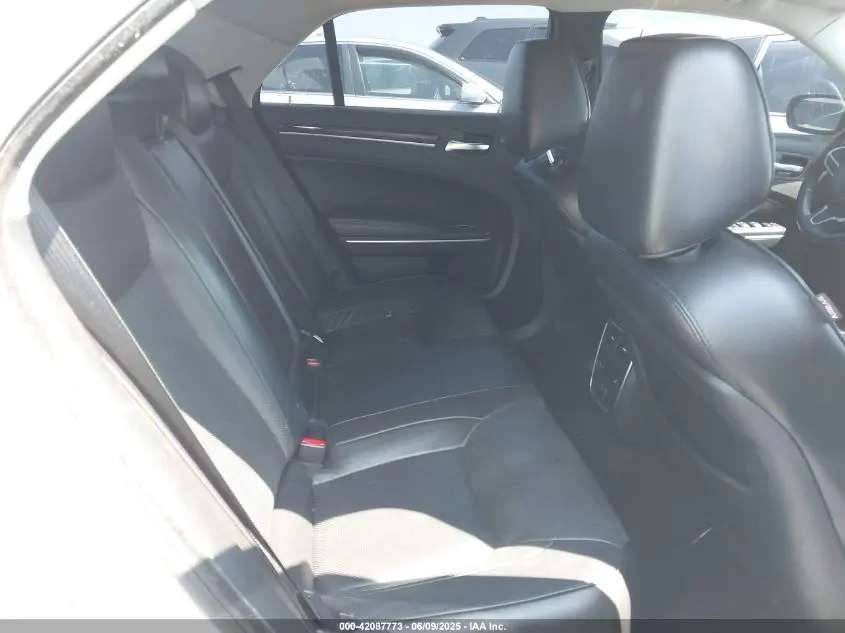2019 CHRYSLER 300 LIMITED