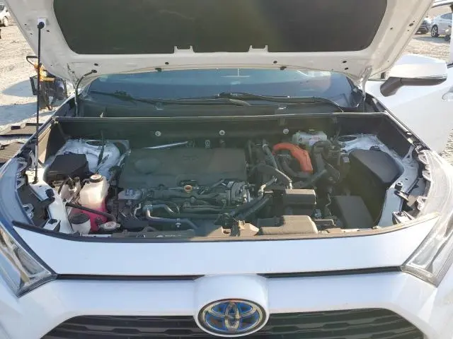 2021 TOYOTA RAV4 XLE  