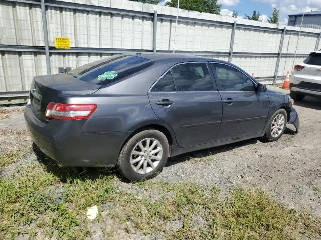 2011 TOYOTA CAMRY SE  