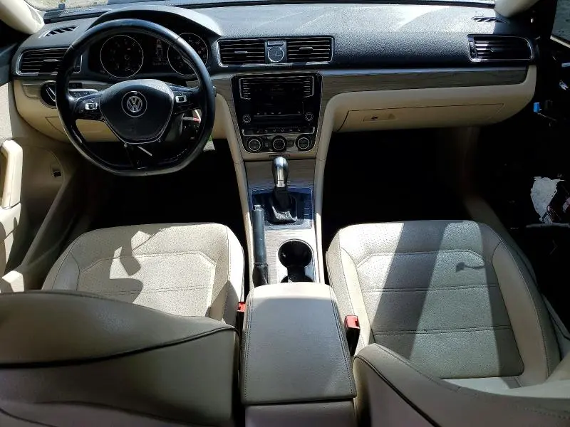 2016 VOLKSWAGEN PASSAT SE  