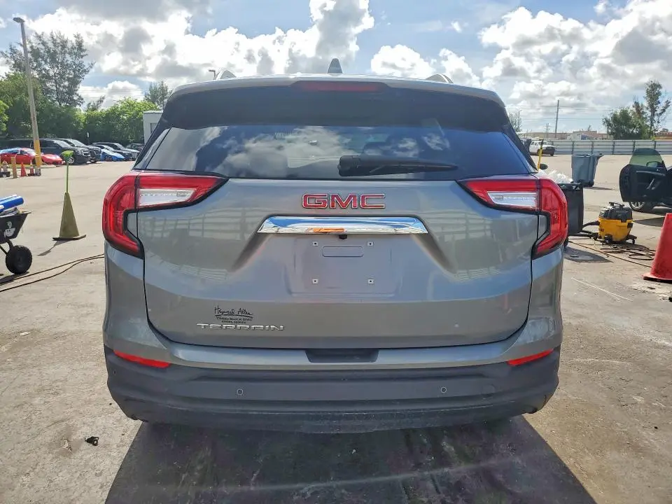 2023 GMC TERRAIN SLE  