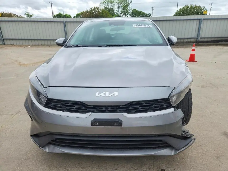 2023 KIA FORTE LXS  