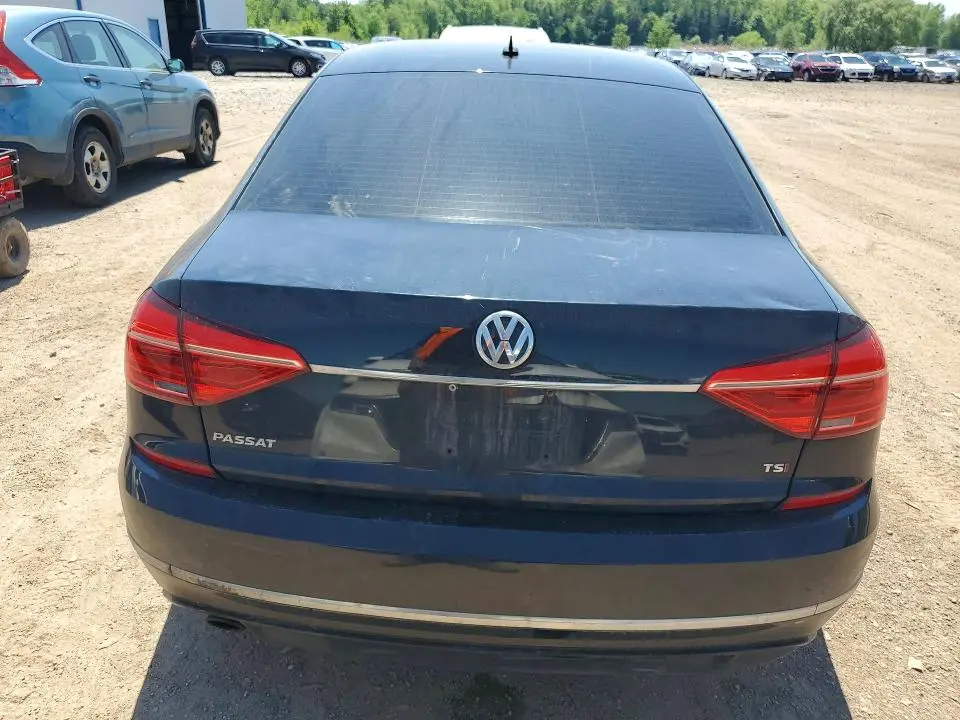 2016 VOLKSWAGEN PASSAT   