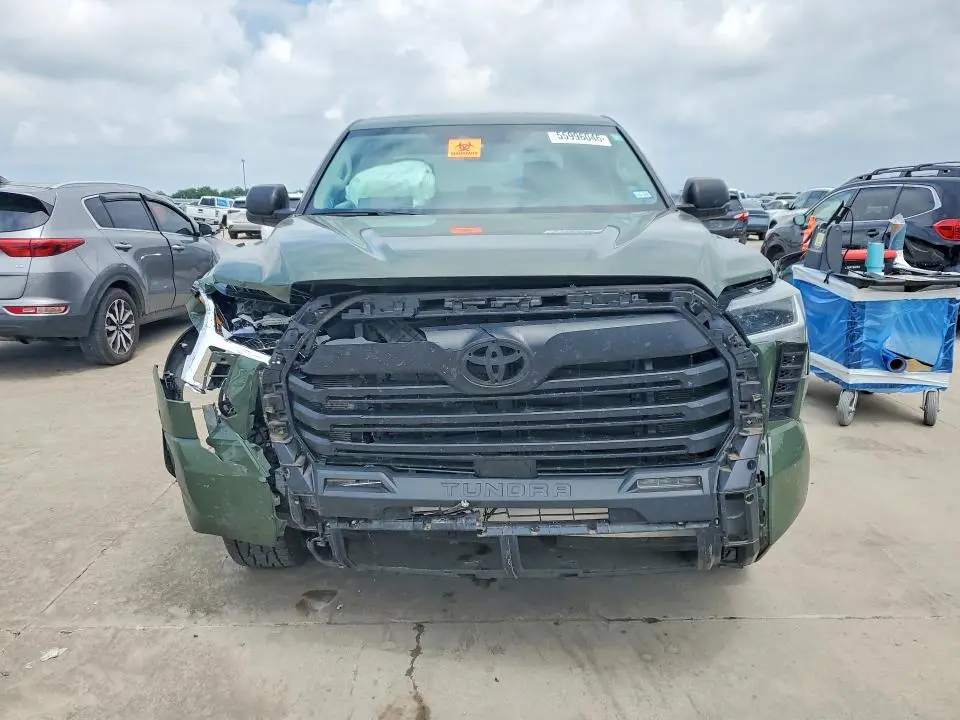 2022 TOYOTA TUNDRA SR5  