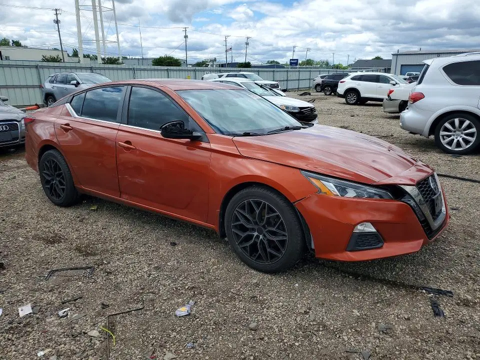 2019 NISSAN ALTIMA SR  