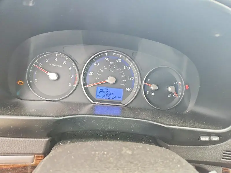 2010 HYUNDAI SANTA FE SE  