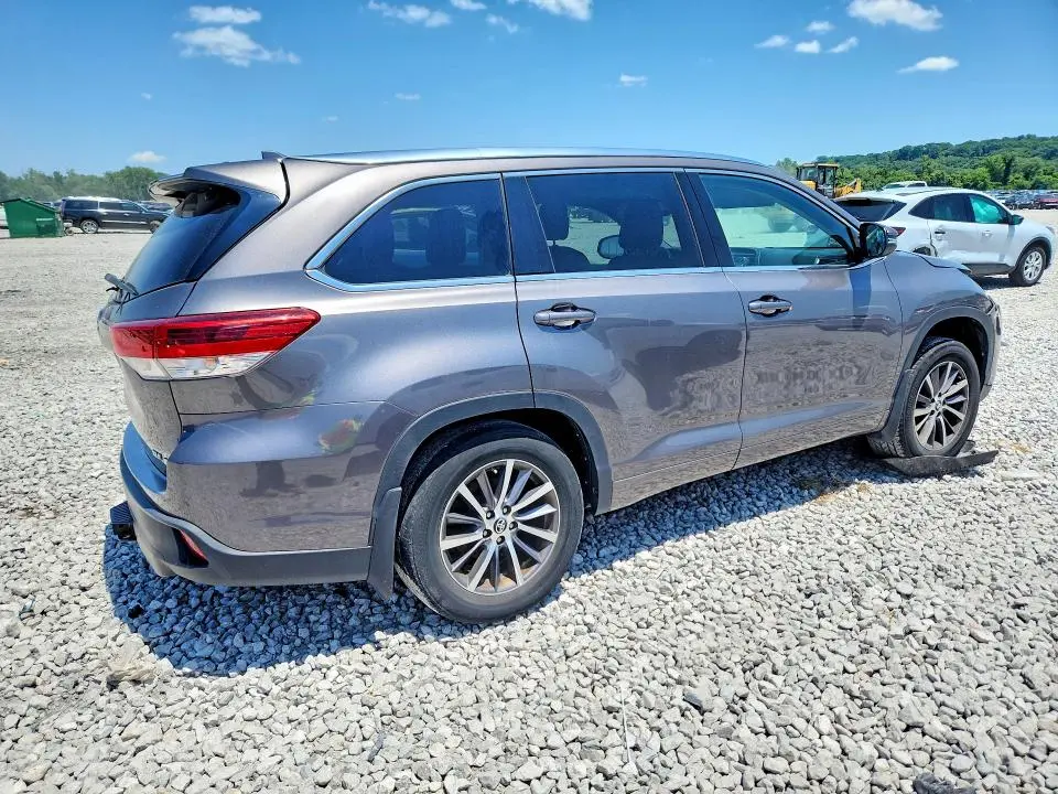 2017 TOYOTA HIGHLANDER XLE  