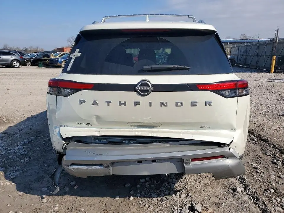 2024 NISSAN PATHFINDER SL  