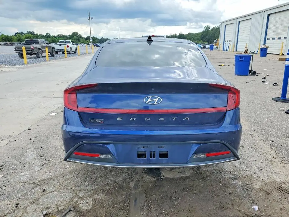 2021 HYUNDAI SONATA SE  