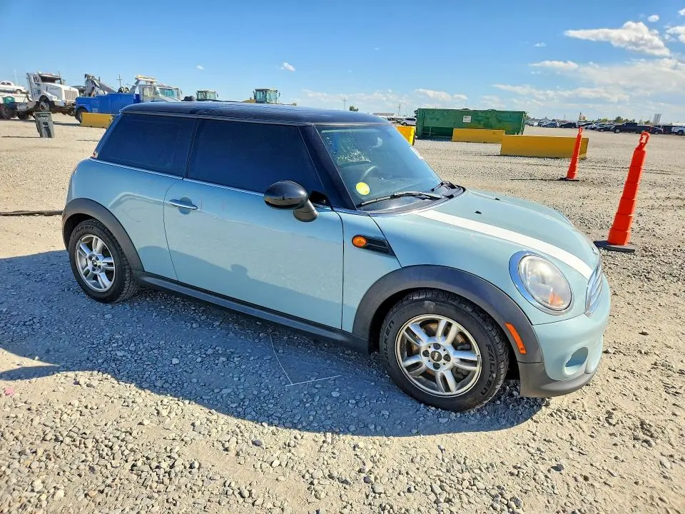 2013 MINI COOPER   