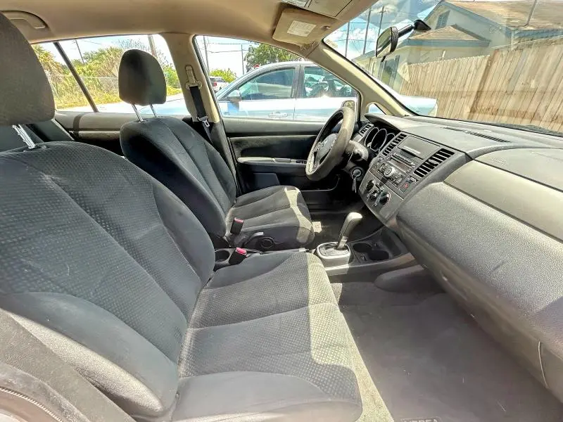 2012 NISSAN VERSA 1.8 S  