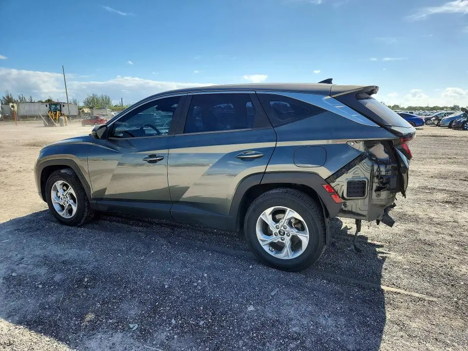 2022 HYUNDAI TUCSON SE  