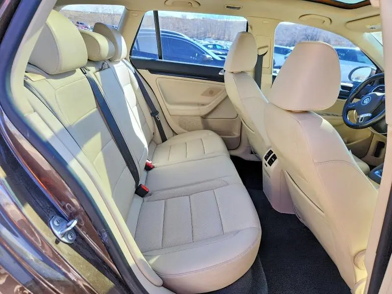 2011 VOLKSWAGEN JETTA TDI  