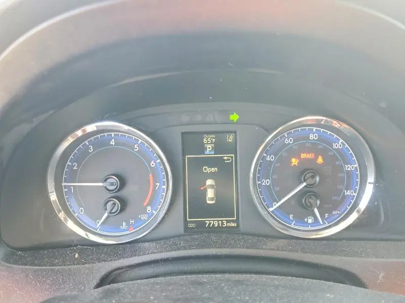 2019 TOYOTA COROLLA SE  