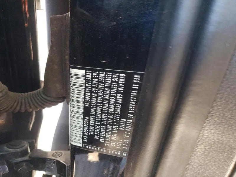 2017 VOLKSWAGEN BEETLE S/SE  