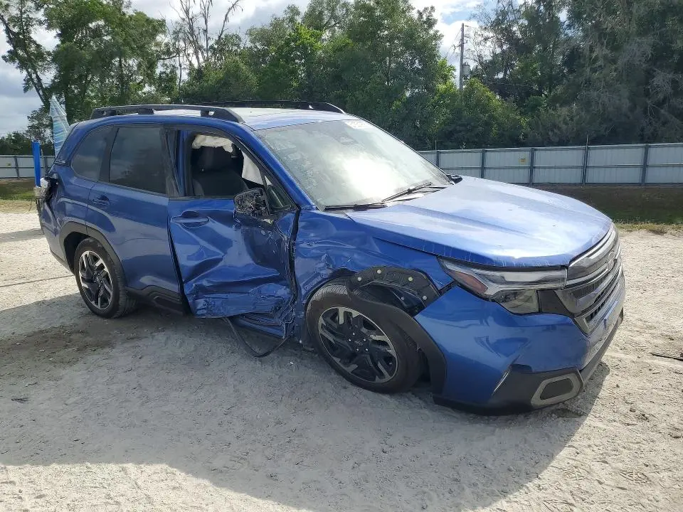 2025 SUBARU FORESTER LIMITED  