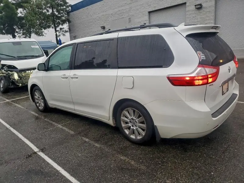2015 TOYOTA SIENNA XLE  