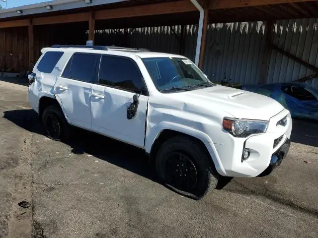 2023 TOYOTA 4RUNNER SE  