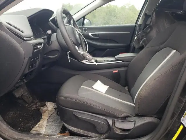 2022 HYUNDAI SONATA SE  