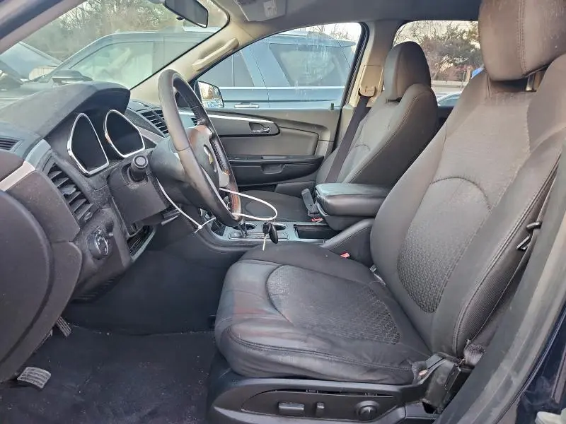 2010 CHEVROLET TRAVERSE LT  