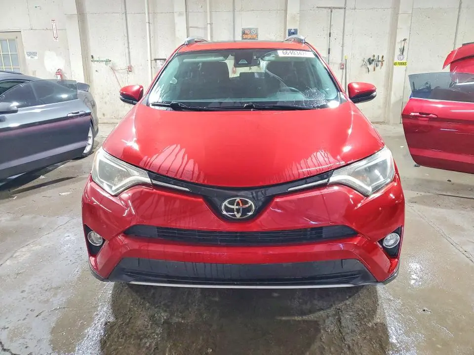 2017 TOYOTA RAV4 XLE  
