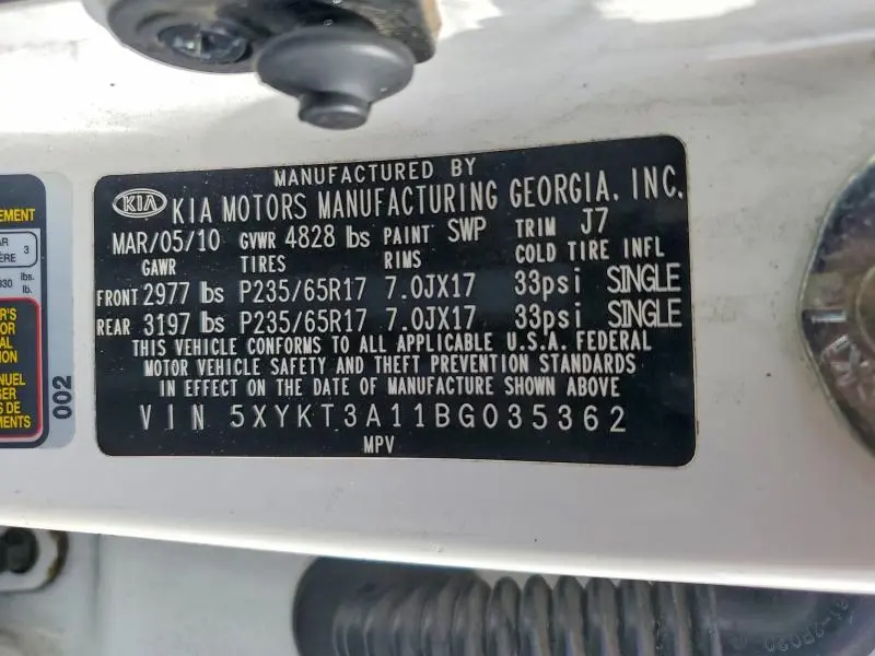 2011 KIA SORENTO BASE  