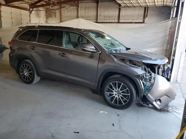 2018 TOYOTA HIGHLANDER SE  