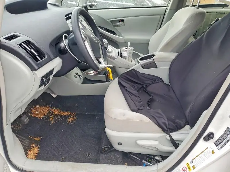 2014 TOYOTA PRIUS THREE  