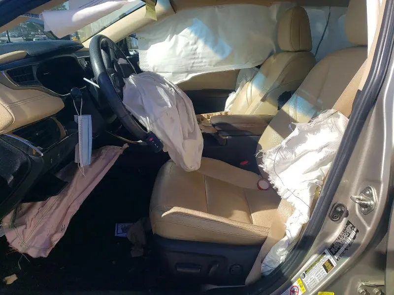 2016 TOYOTA AVALON XLE  