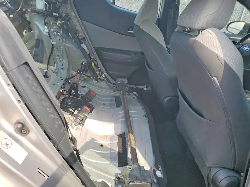 2019 TOYOTA C-HR XLE  