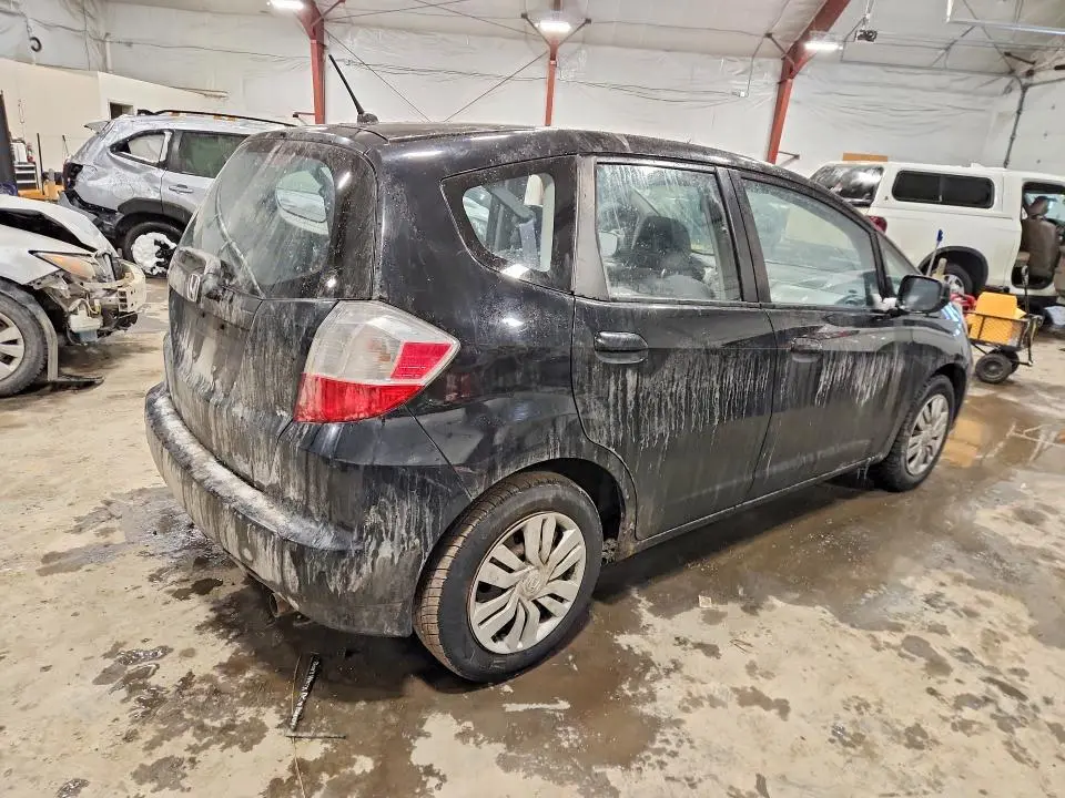 2013 HONDA FIT   