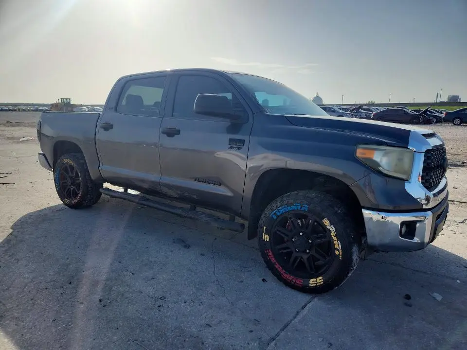 2020 TOYOTA TUNDRA CREWMAX SR5  