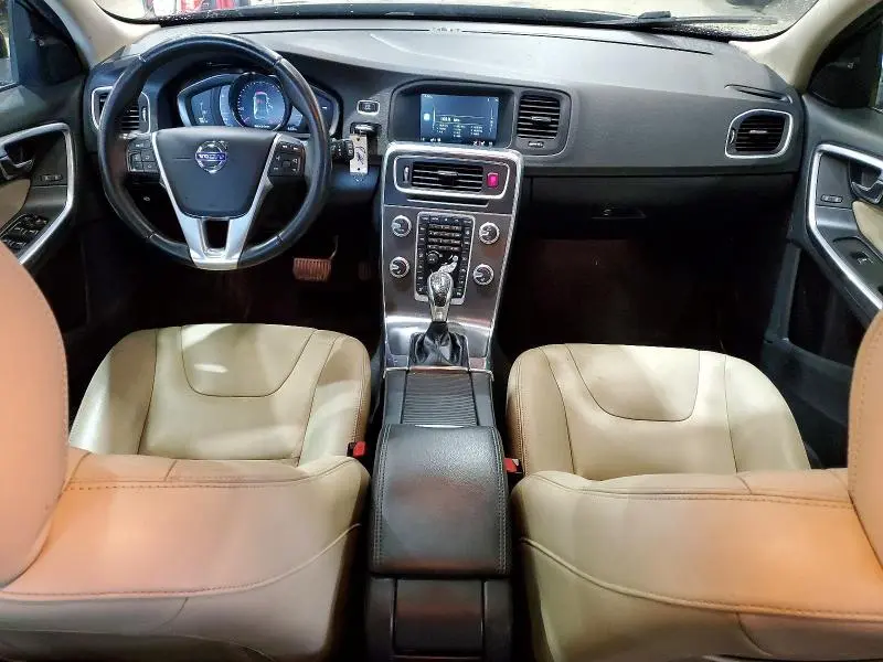 2016 VOLVO V60 T5 PREMIER  