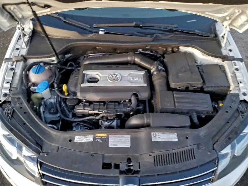 2015 VOLKSWAGEN EOS LUX  