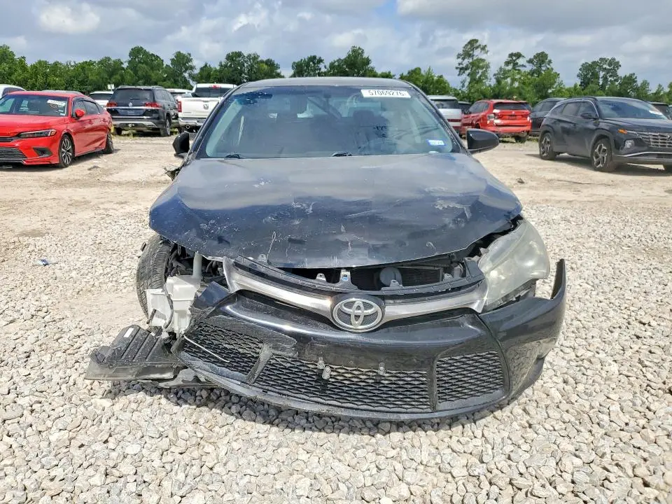 2016 TOYOTA CAMRY SE  