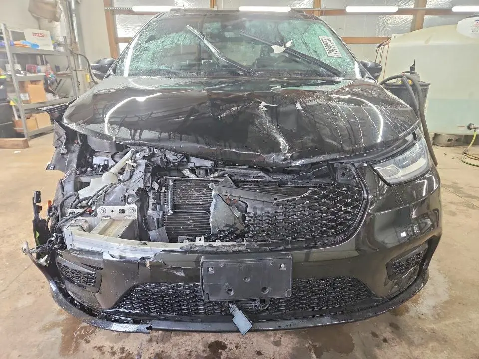 2021 CHRYSLER PACIFICA LIMITED  