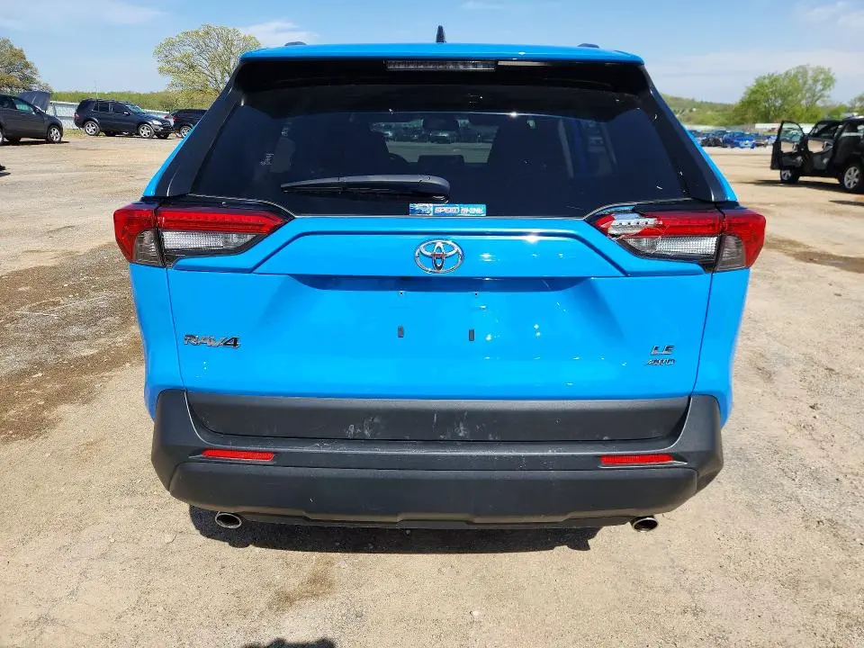 2020 TOYOTA RAV4 LE  