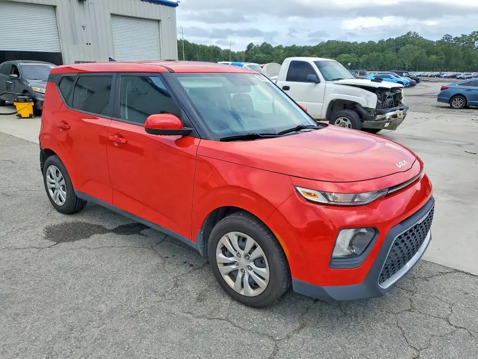 2022 KIA SOUL LX  