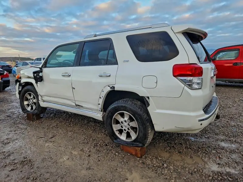 2013 TOYOTA 4RUNNER SR5  